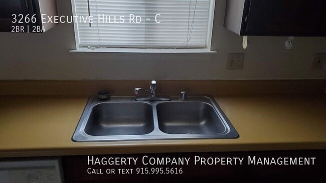 Building Photo - 3266 Executive Hills Rd