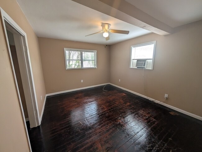 Building Photo - 407 Engman St