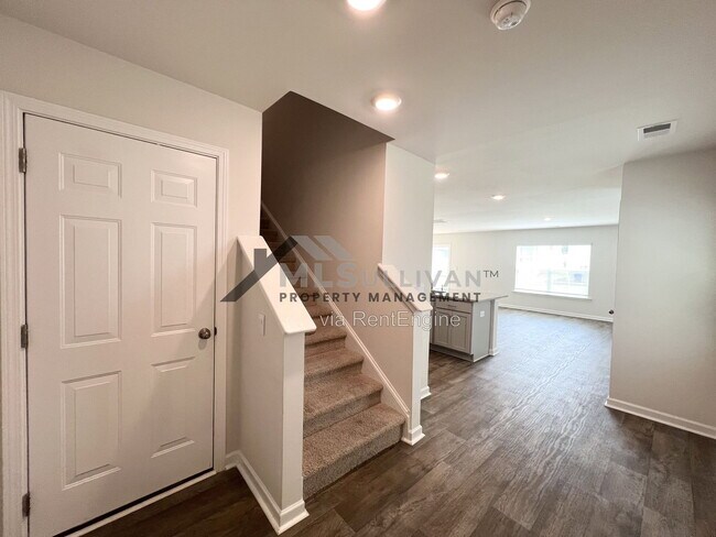 Building Photo - 2932 Egert Dr