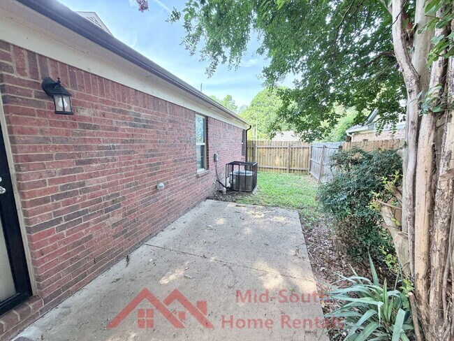 Building Photo - 5626 Tulip Tree Dr