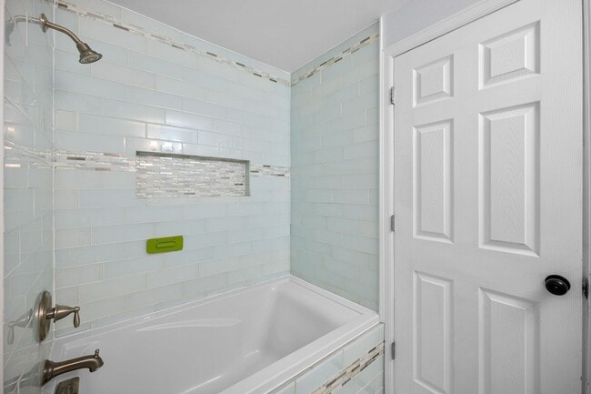 Building Photo - Beautiful South Valley Home! Available Now!