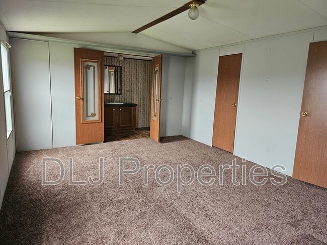 Building Photo - 616 Ruby Maes Way