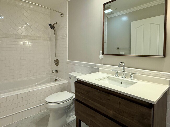 Building Photo - Stunning 4 Bedroom 3 Bath Home in Campbell