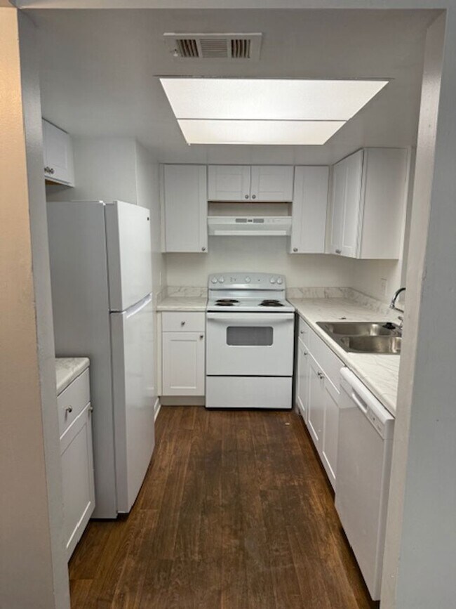 Primary Photo - Coral Gardens one bedroom condo