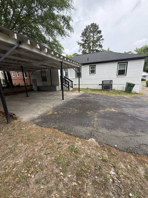 Building Photo - 2822 E Wynnton Ln