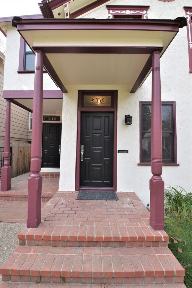 Building Photo - 518-518 15th St