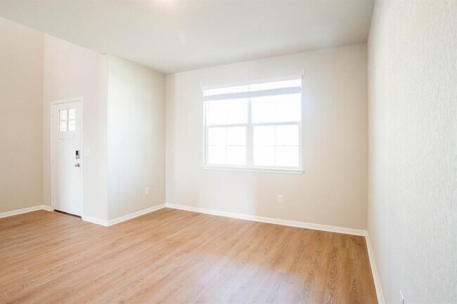 Building Photo - 1612 Fairhaven Gtwy