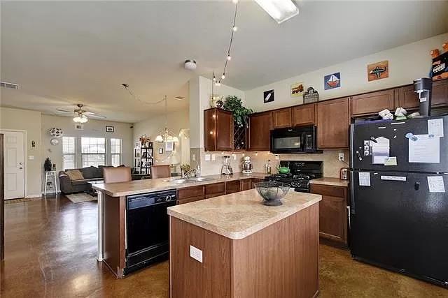 Building Photo - 4604 Senda Ln