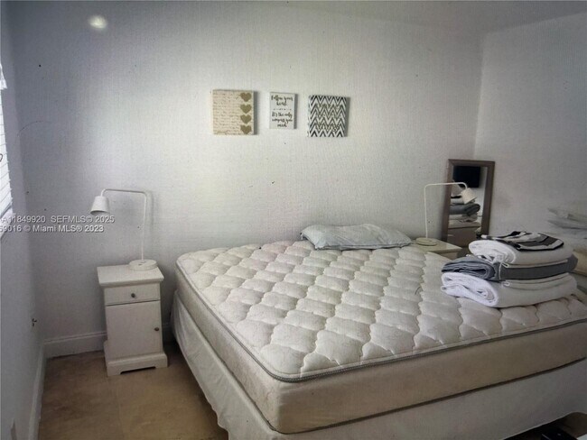 Building Photo - 100 Sunrise Dr