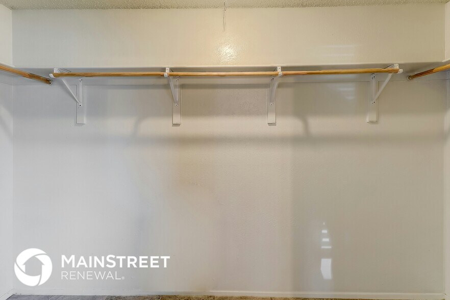 Building Photo - 706 Countryside Ct