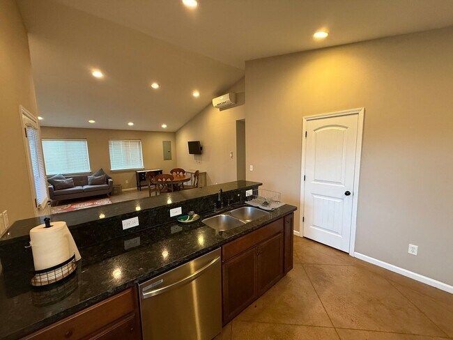 Building Photo - Nowells Subdivision Town Homes - Fully Furnished and Utilities Included