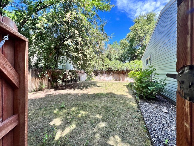 Building Photo - 3001 Boulder Ave