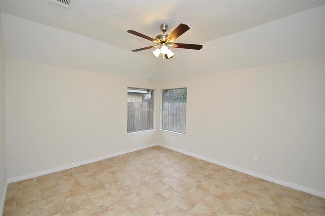 Building Photo - 15631 Fox Springs Dr