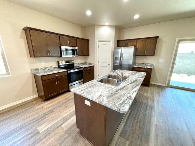 Building Photo - Beautiful 2024 Built 3 Bedroom Home in Legacy Ranch!