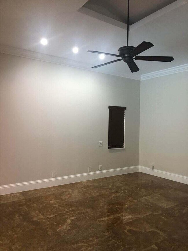 Building Photo - 8649 NW 57th Ct