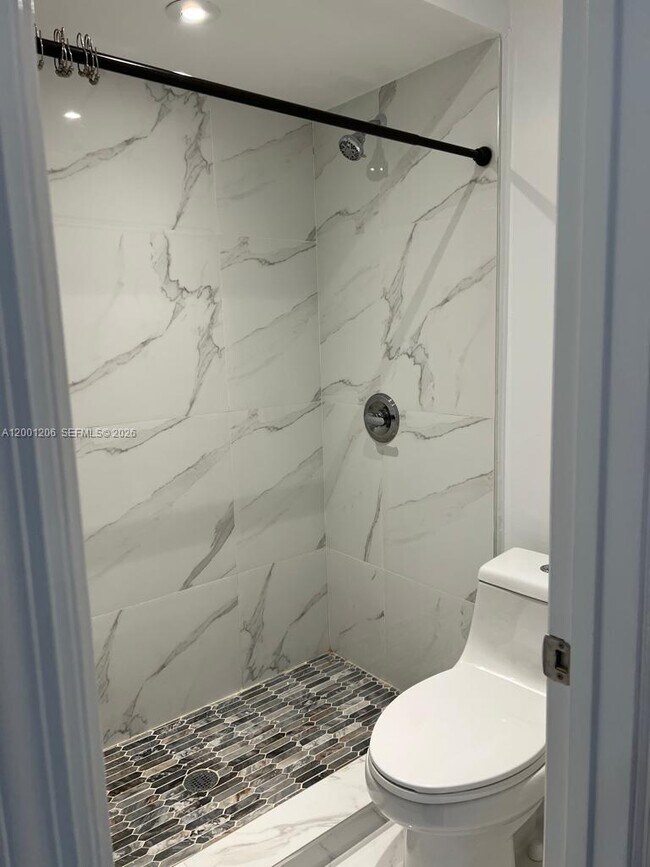 Building Photo - 1125 NE 210th Terrace