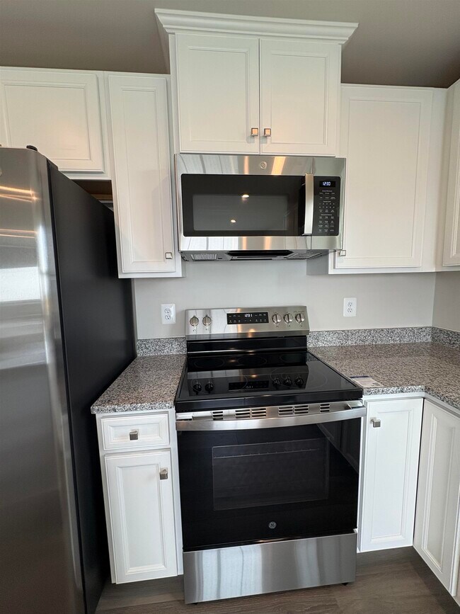 Building Photo - 3333 Obsidian Ter