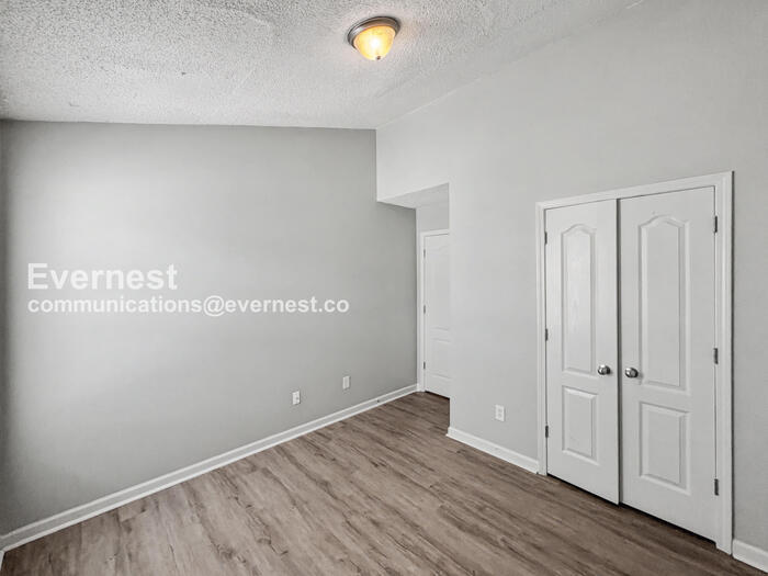 Building Photo - 8641 Thomas Rd