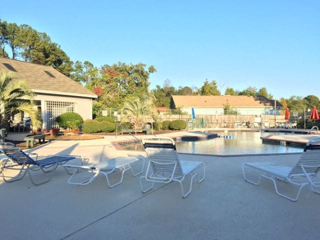 Building Photo - 210 Suffolk Dr