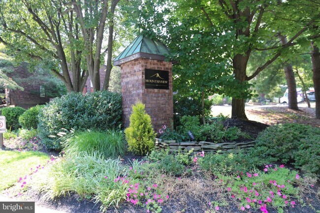 Building Photo - 1709 Mountainview Dr