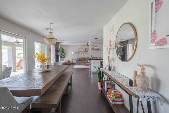 Building Photo - 2101 N 70th Pl
