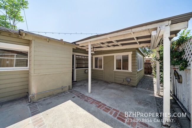 Building Photo - 503 Burchett St