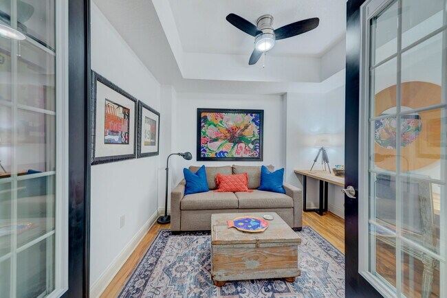 Building Photo - 521 Mandalay Ave