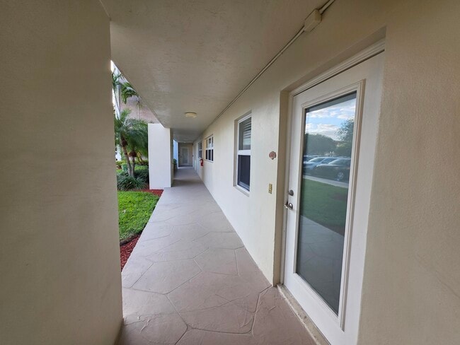 Building Photo - 3100 NE 48th Ct
