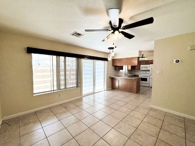 Building Photo - "Charming 2-Bedroom Oasis in Yuma with Mod...