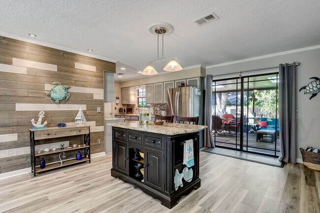 Building Photo - 2113 Talbot Ct