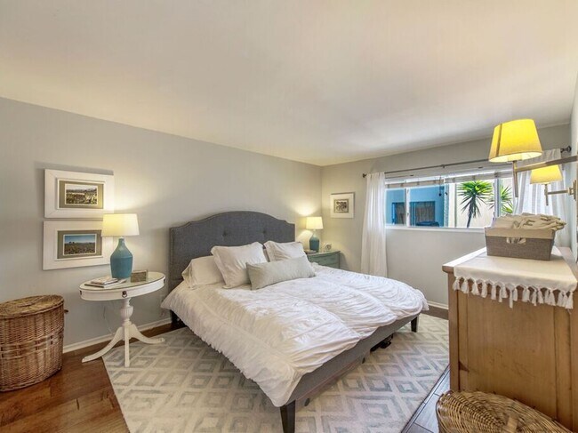 Building Photo - 1720 Ardmore Ave