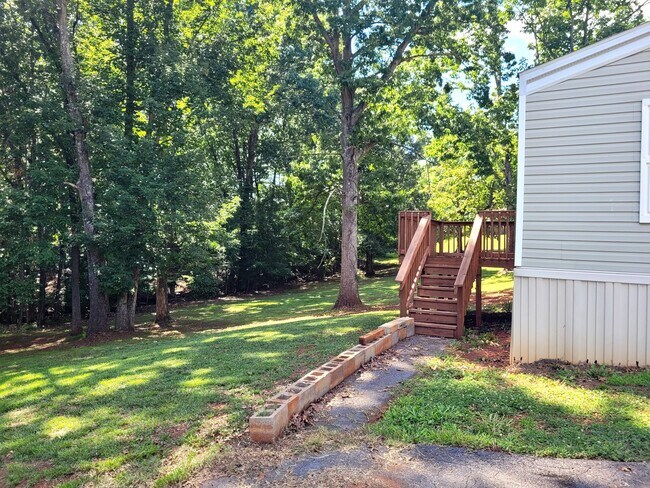 Building Photo - 1079 Hibiscus Rd
