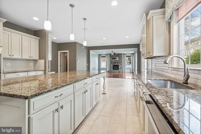 Building Photo - 4561 Rona Pl