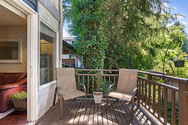 Building Photo - 1414 NE 151st St