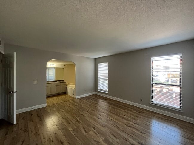 Building Photo - 1312 Bass Dr