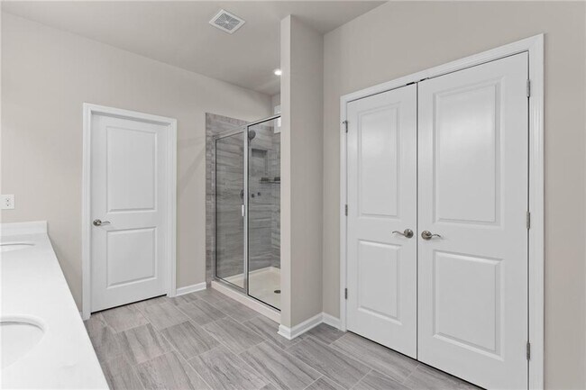 Building Photo - 4411 Claiborne Ct