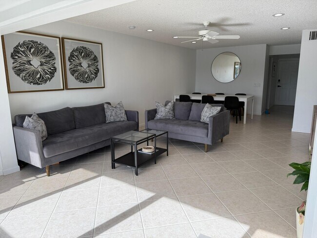Building Photo - 4266 Deste Ct