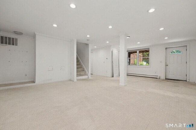 Building Photo - 130 W Norwalk Rd