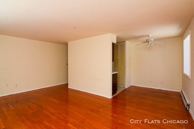 Building Photo - 850 W Margate Terrace