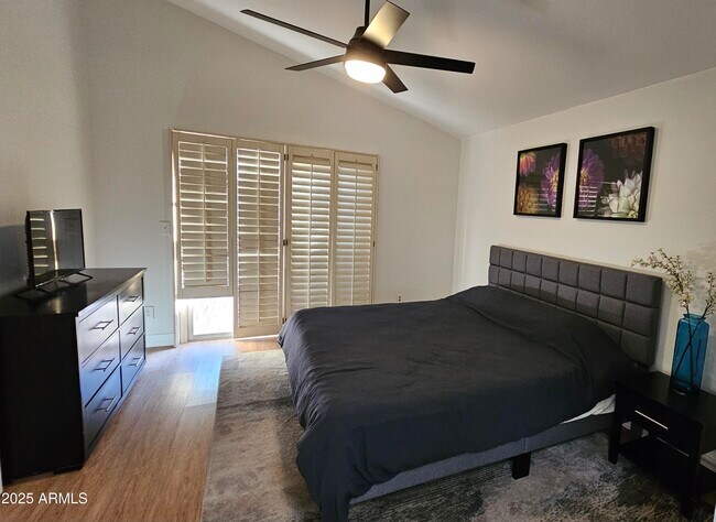 Building Photo - 8845 E Sunnyside Dr