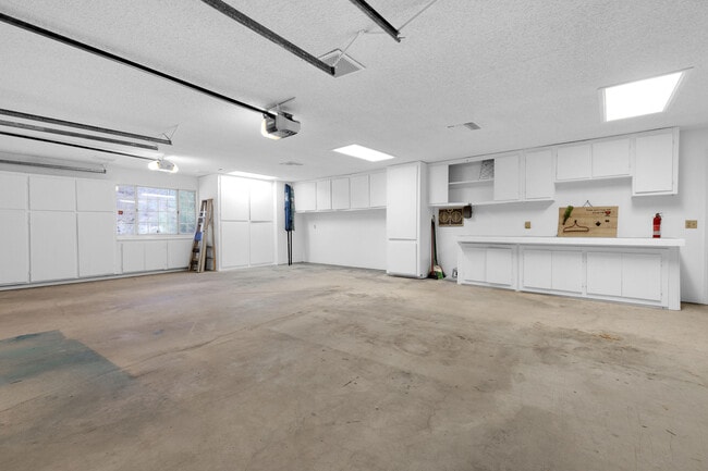 Building Photo - 39124 Channel Dr