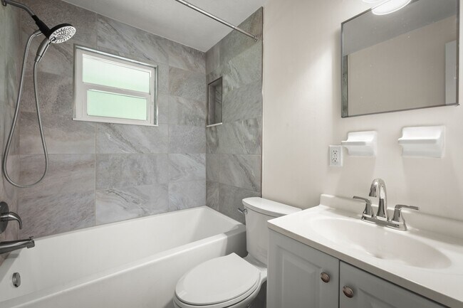 Building Photo - 11057 Bluehill Dr