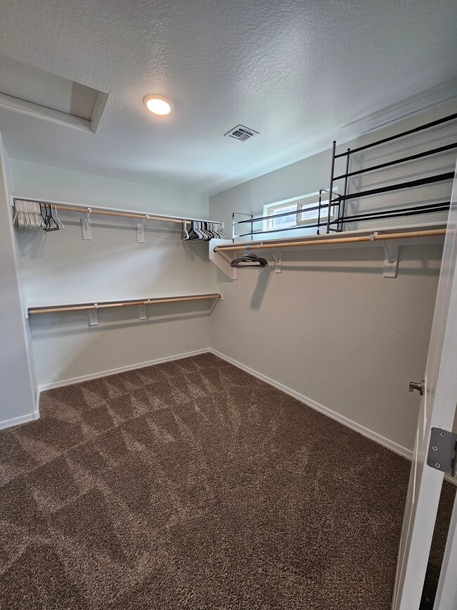 Building Photo - 880 S 150th Dr