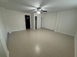 Building Photo - 487 5th Ave