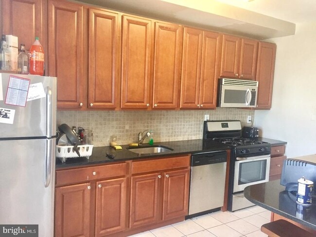 Building Photo - 2031 Locust St