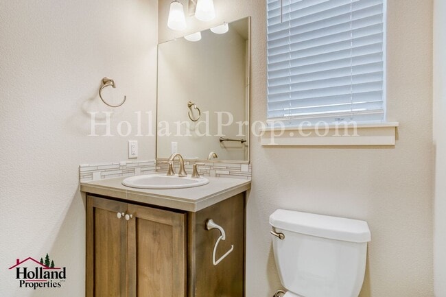 Building Photo - Beautiful 4-bedroom, 3-bathroom residence in desirable Hillsboro, OR.