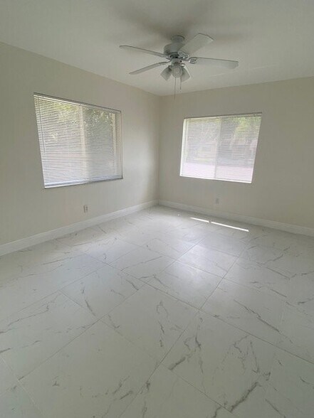 Building Photo - 1169 Lake McGregor Dr