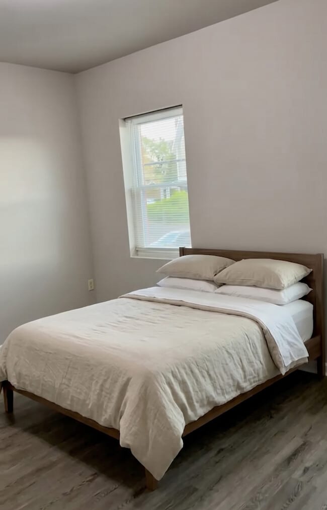 Building Photo - 5749 E Wister St