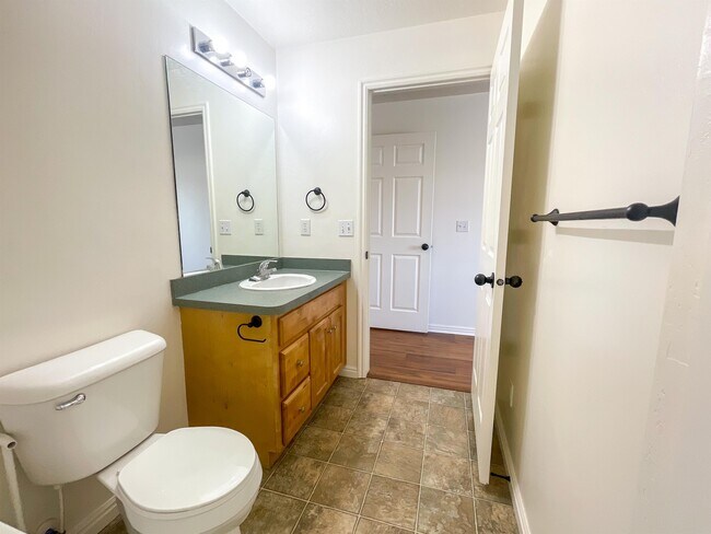 Building Photo - 8212 N Cedar Springs Rd