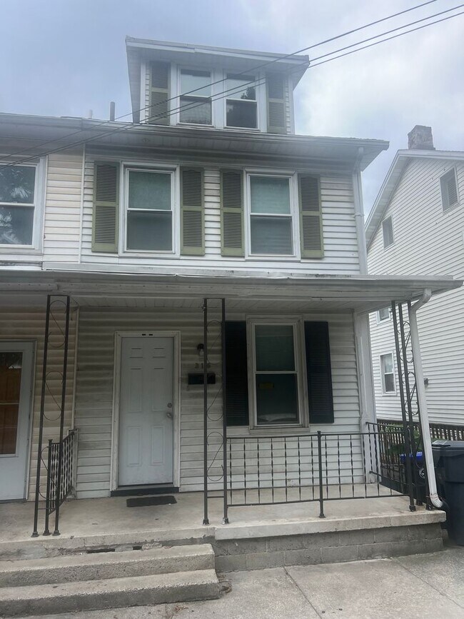 Building Photo - 3 bedroom home in Steelton PA!